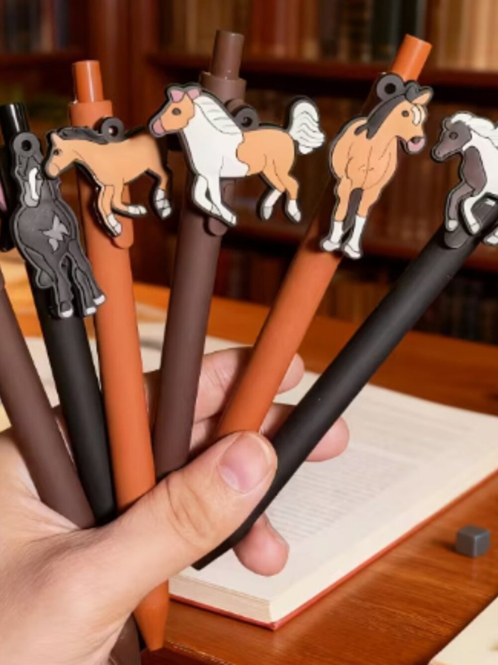NEW Horse Pen Set w/12 refills